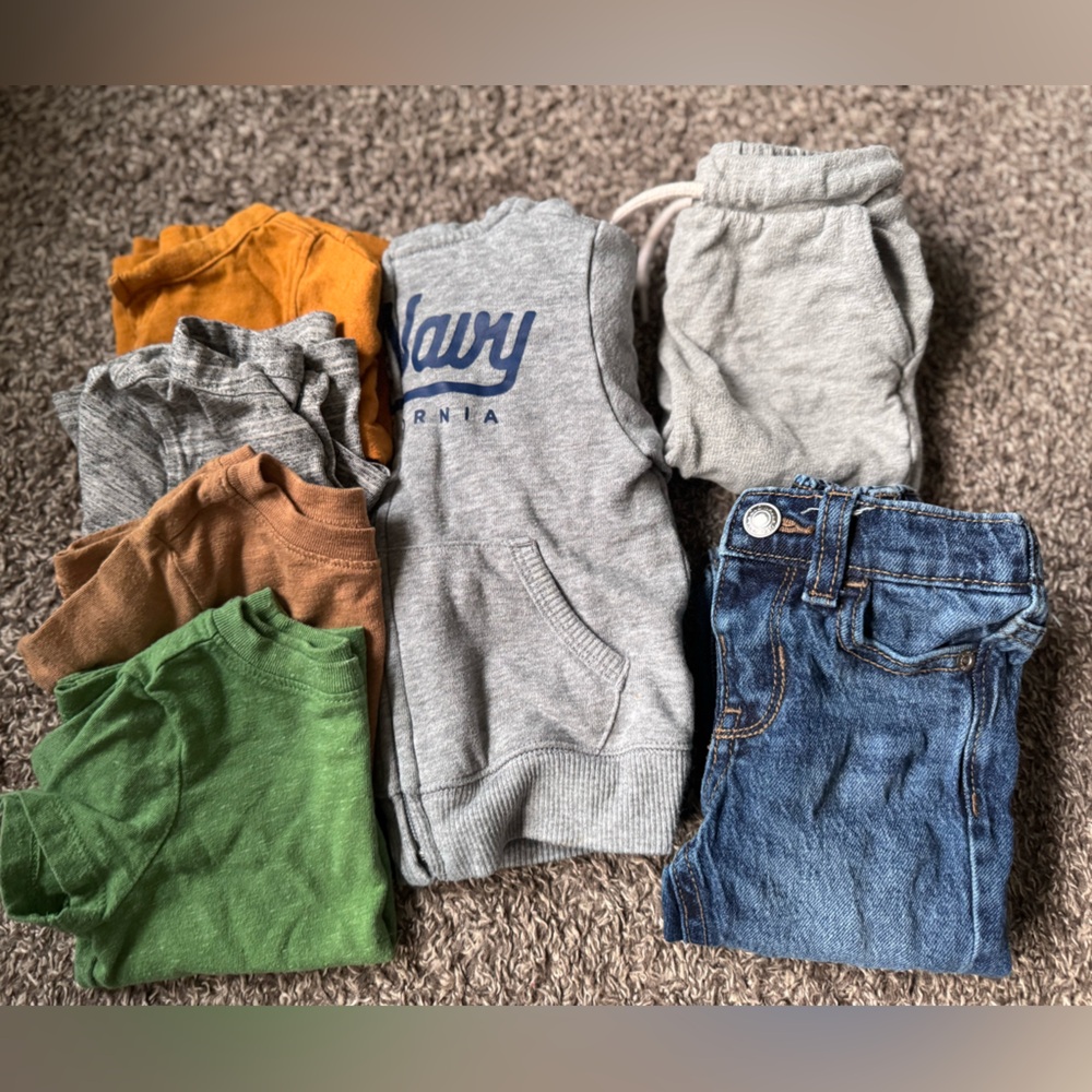 Old Navy Bundle 12-18 mo